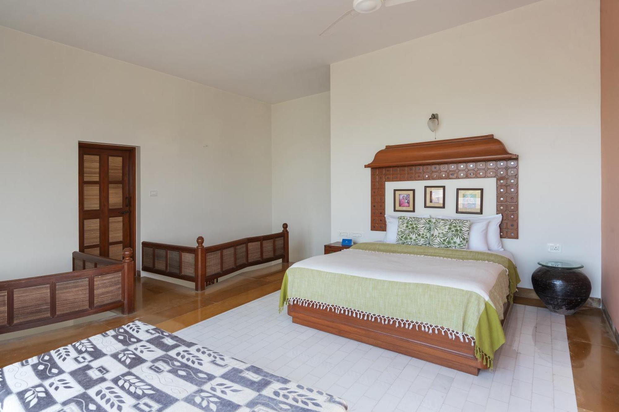 Saffronstays Pride Rock Mandve Dış mekan fotoğraf